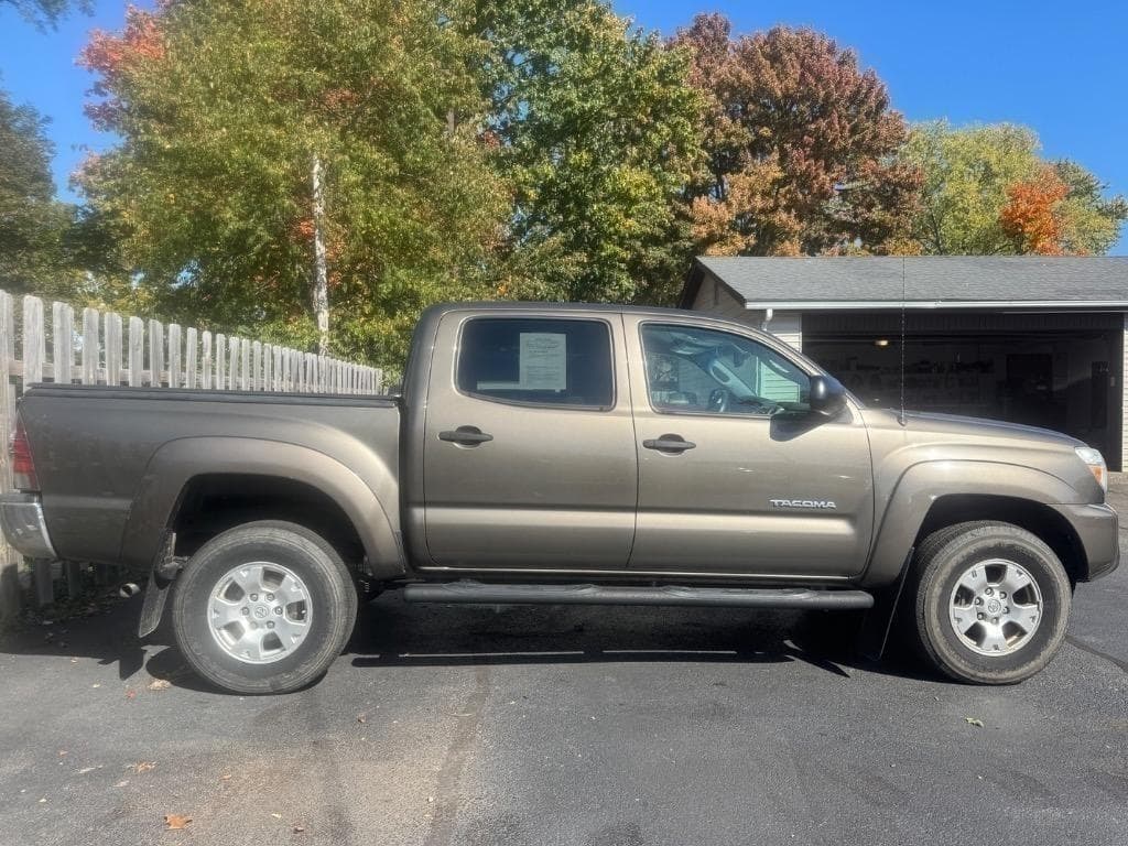 Photo 1 of 2013 Toyota Tacoma V6